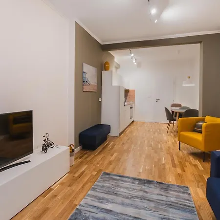 Pieces Of Nature In A Stylish One-bedroom Flat By Flat Mаnager Apartment